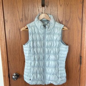 Athleta light gray puffer vest